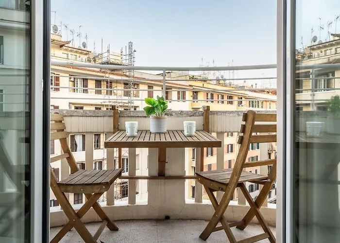 Charme & Luxe 2 Bedroom Center *