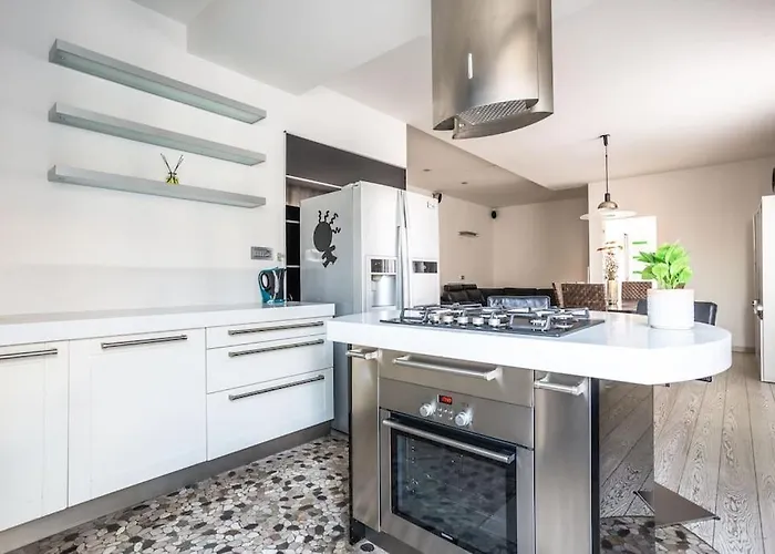 Charme & Luxe 2 Bedroom Center Rom