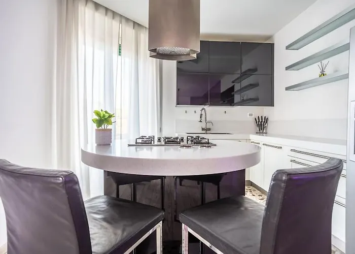 Charme & Luxe 2 Bedroom Center Apartment Rom